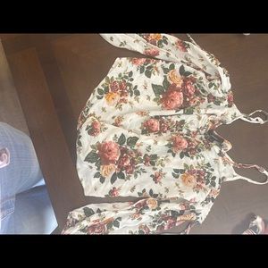 Blouse  it’s floral top dress up or dress down